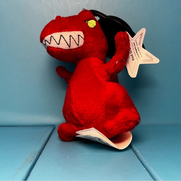 Neopets 2005 McDonald's Happy Meal Toy - Red Grarrl Plushie with Doglefox clip - Picture 1 of 6
